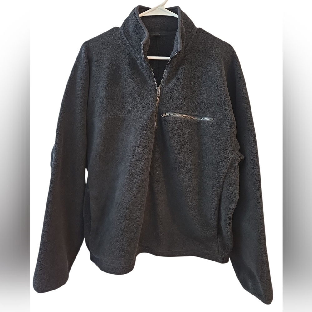 UNIQLO MEN'S FLEECE 1/2 ZIP PULLOVER. SIZE SMALL. BLACK.